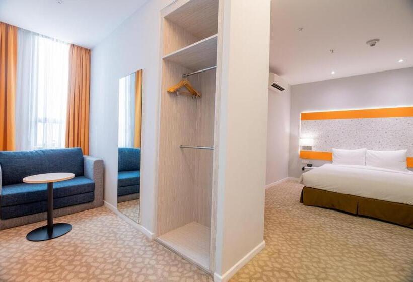 Номер Стандарт Адаптированный для Инвалидов, Holiday Inn Express & Suites Johor Bahru By Ihg