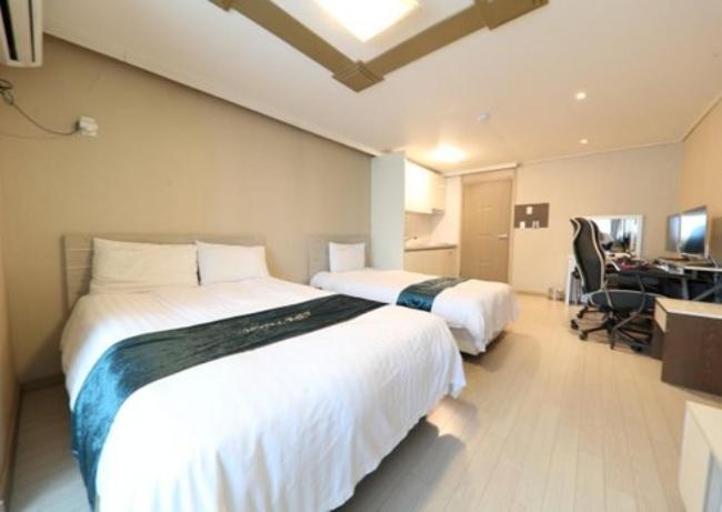 高级大房间, R&t