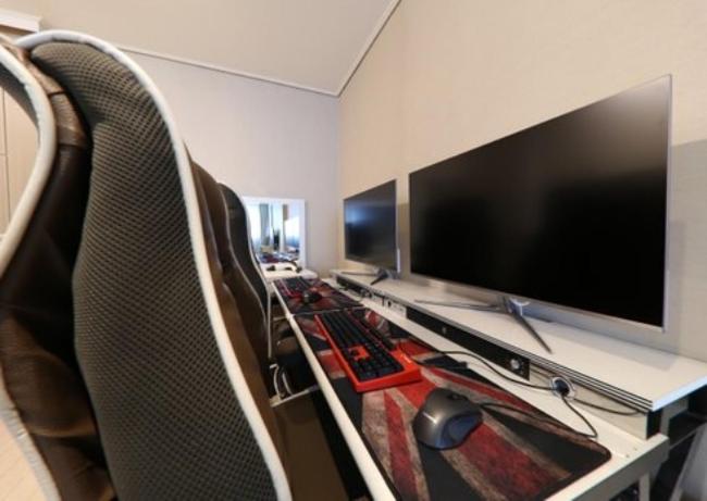 高级大房间, R&t