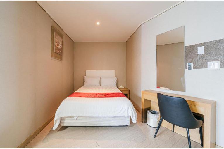 豪华三人间, R&t