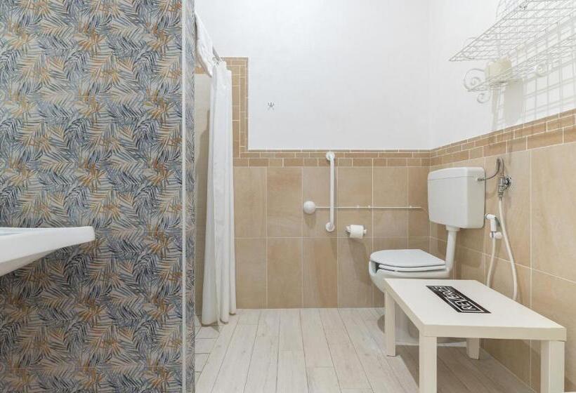 חדר סטנדרט, Reverse