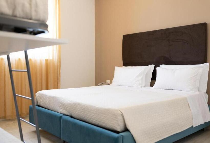 חדר סטנדרט, Reverse