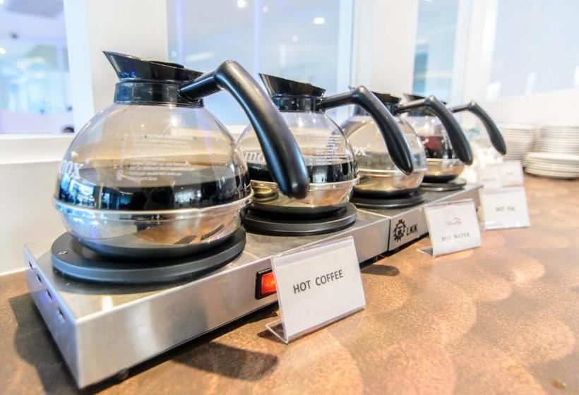 패밀리 룸, The Paradiso Jk Design