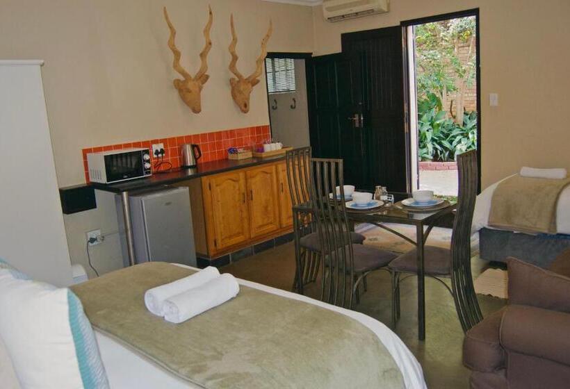 غرفة قياسية ثلاثية, Pumleni Guesthouse