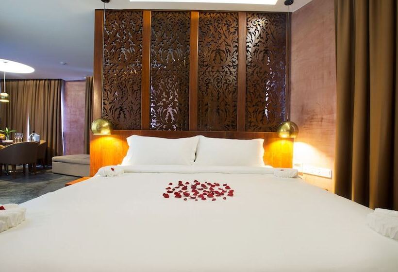 סוויטה אקזקיוטיב, Almond Hotel Bassac River