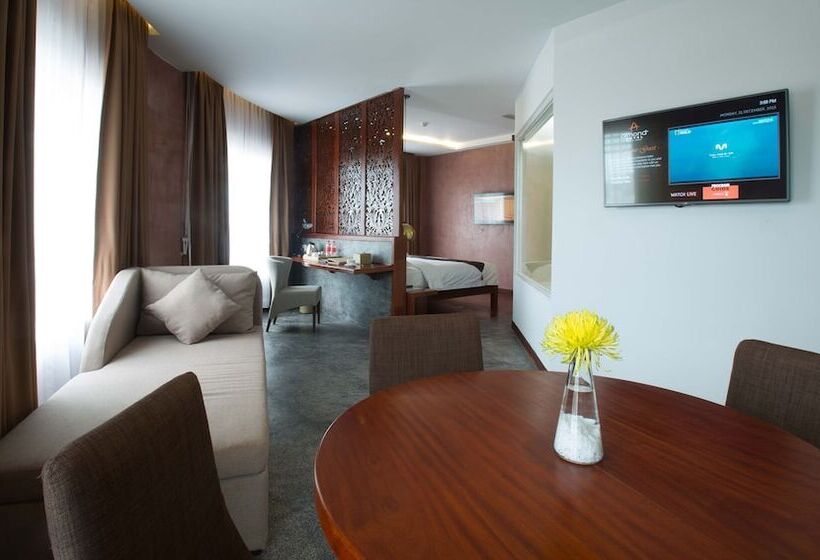 סוויטה אקזקיוטיב, Almond Hotel Bassac River