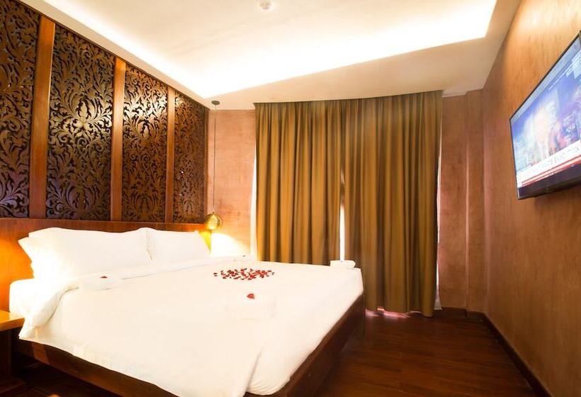 סוויטה אקזקיוטיב, Almond Hotel Bassac River