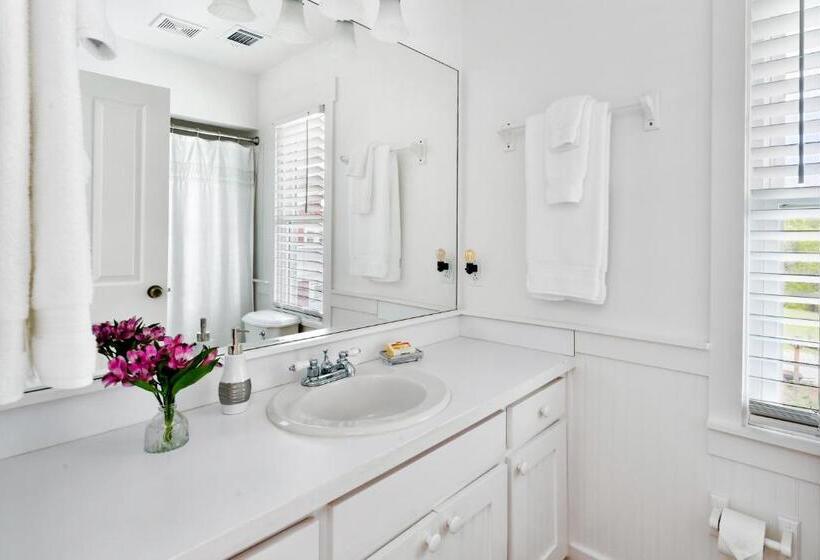 منزل غرفة نوم واحدة, The Farmhouse Inn