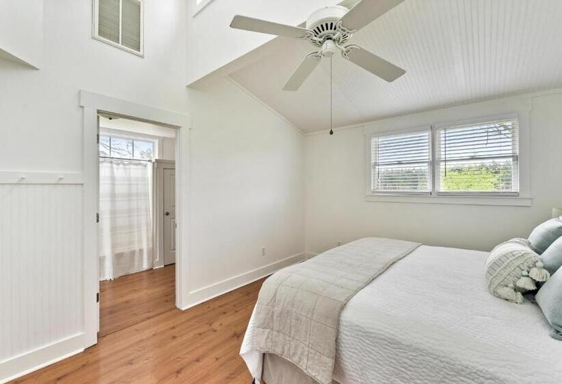 منزل غرفتين نوم, The Farmhouse Inn