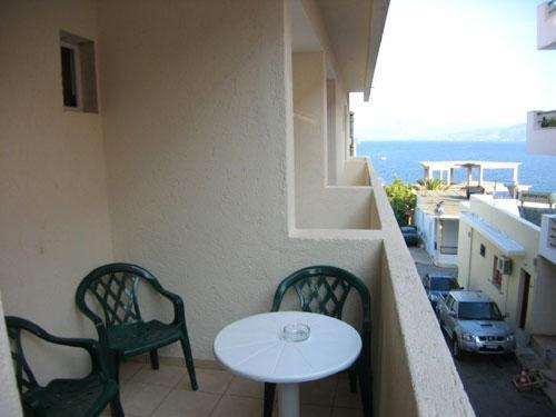 标准工作室, Creta