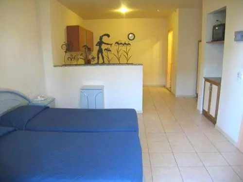 Standard-studio, Creta