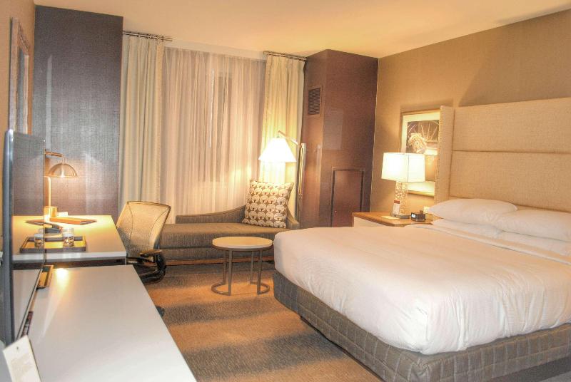 스탠다드 룸 킹사이즈 침대, Doubletree By Hilton Reading