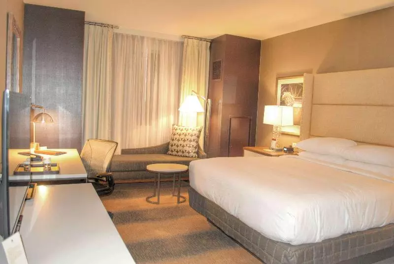 キングサイズベッドのスタンダードルーム, Doubletree By Hilton Reading