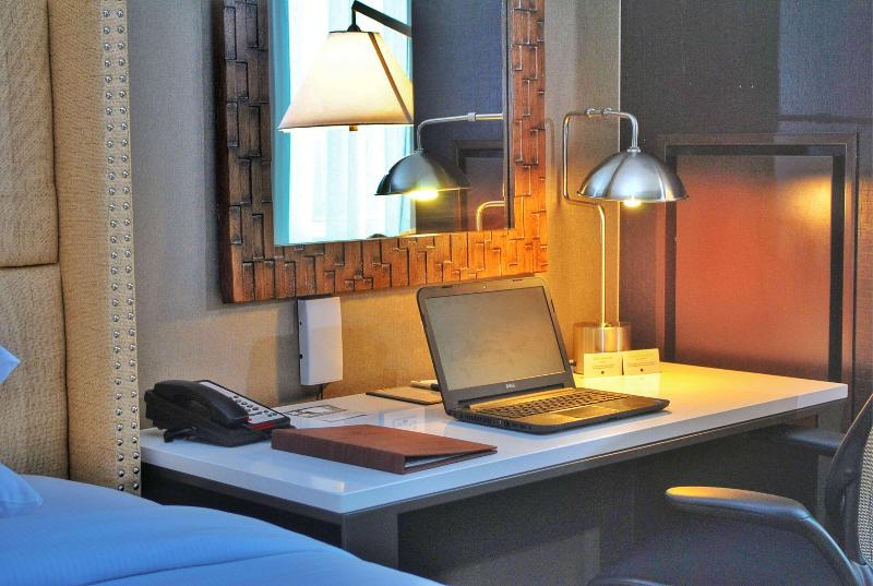 스탠다드 룸 킹사이즈 침대, Doubletree By Hilton Reading