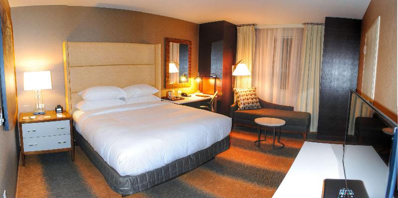 스탠다드 룸 킹사이즈 침대, Doubletree By Hilton Reading