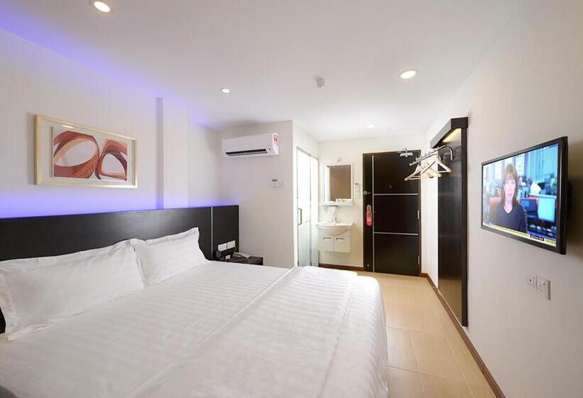 اتاق لوکس با تخت بزرگ, Ernes Hotel Bayu Mutiara
