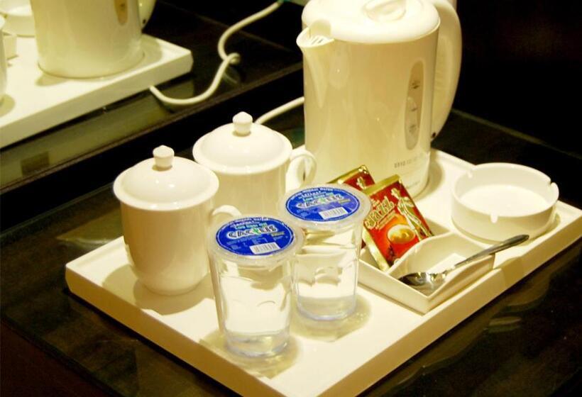 חדר דחוקס עם מיטת קינג, Ernes Hotel Bayu Mutiara