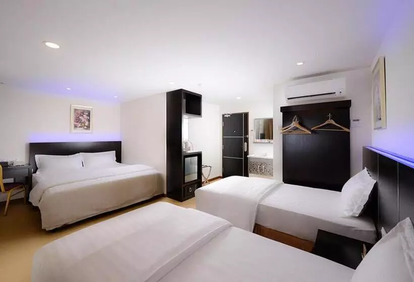 スーペリアファミリールーム, Ernes Hotel Bayu Mutiara