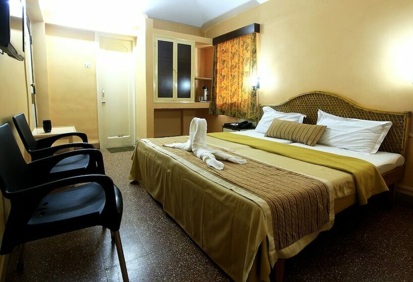 غرفة قياسية, Gopika International