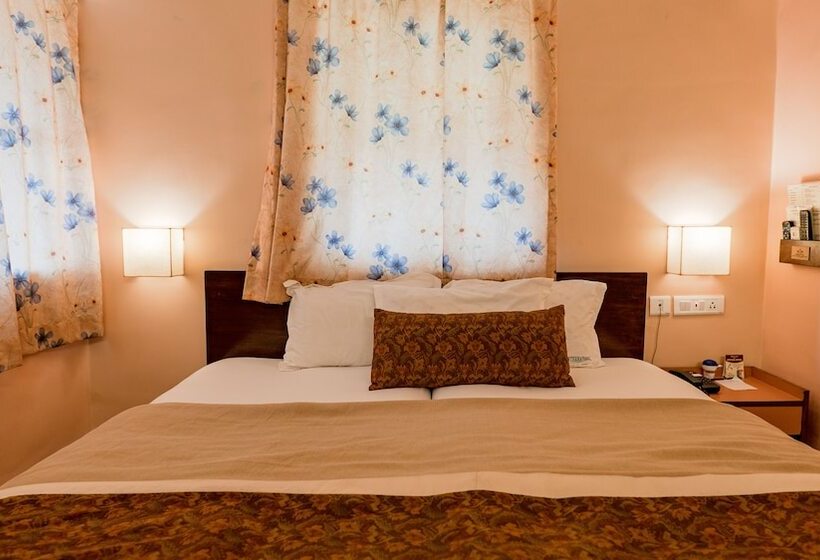 غرفة قياسية, Gopika International