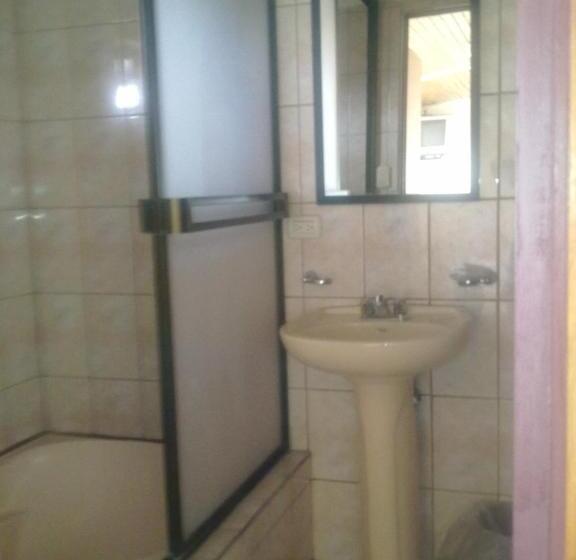 四人高级间, La Guaria Inn & Suites