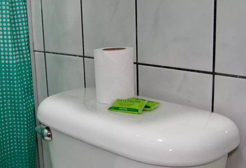 اتاق استاندارد سه نفره, La Guaria Inn & Suites