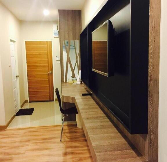 디럭스 룸, Le Lerts Living