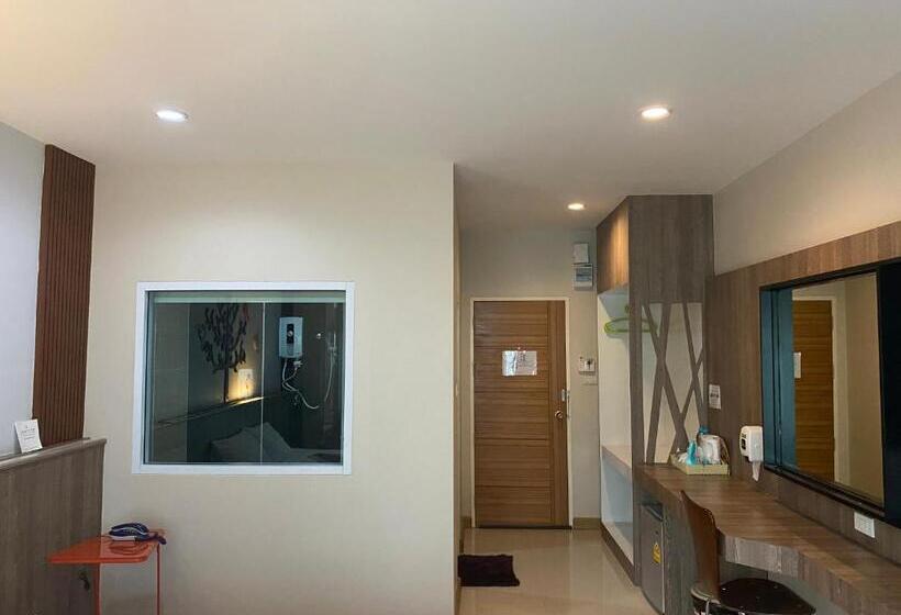 디럭스 룸, Le Lerts Living