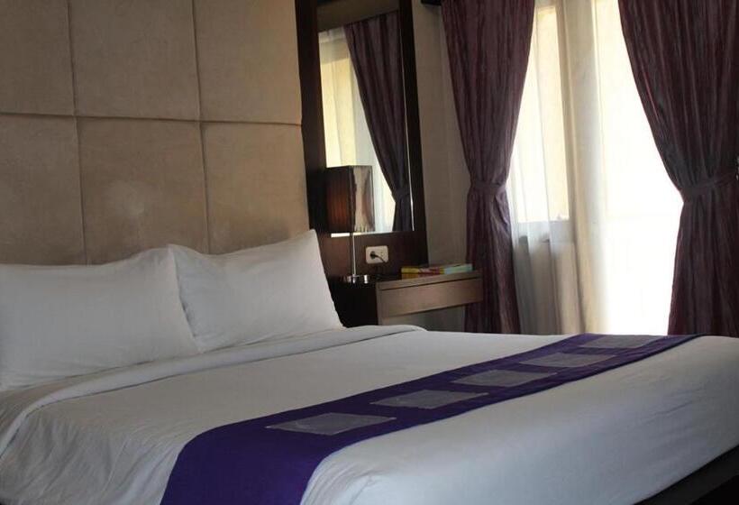 Номер Superior Кровать Кинг, Metro Hotel Jababeka