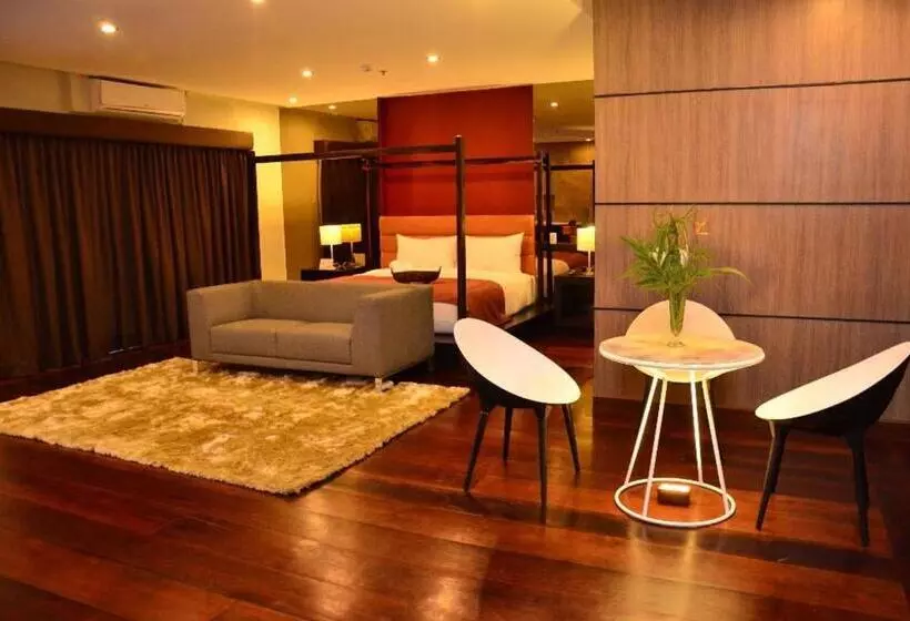 سوئیت پرزیدنت, One Manalo Place