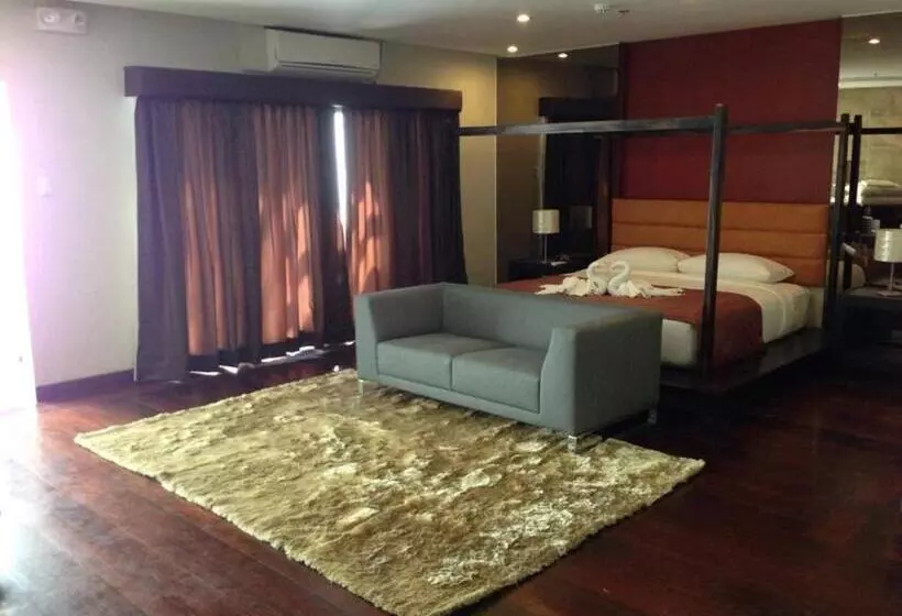 سوئیت پرزیدنت, One Manalo Place