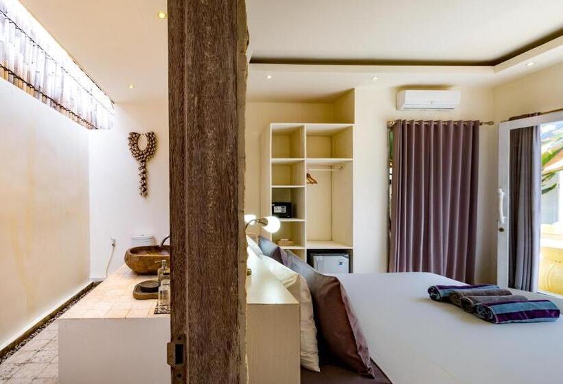 غرفة ديلوكس مطلة على حمام السباحة, Tamoa Boutique