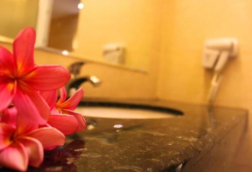 Üç Kişilik Standart Oda, Time Nilai