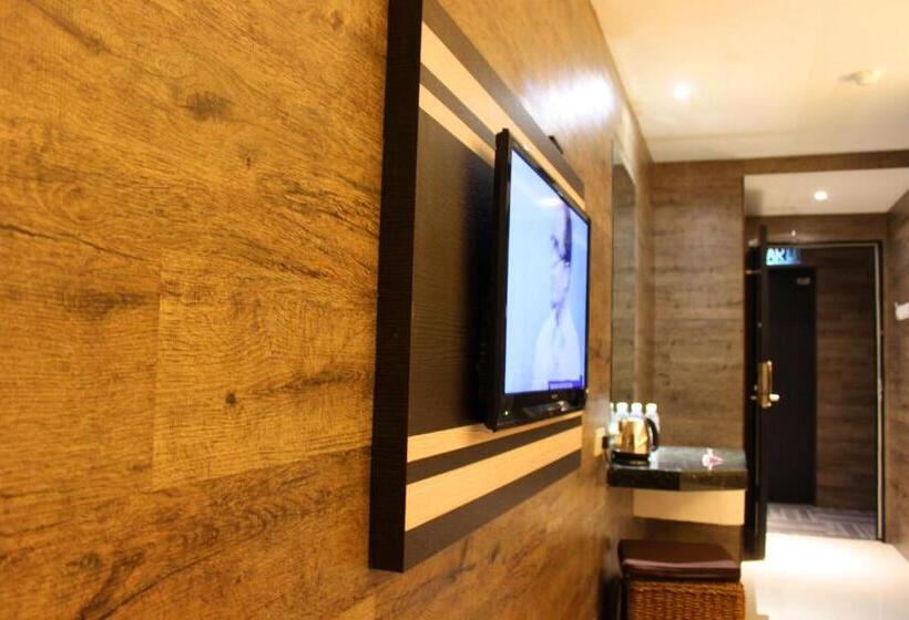 Üç Kişilik Standart Oda, Time Nilai