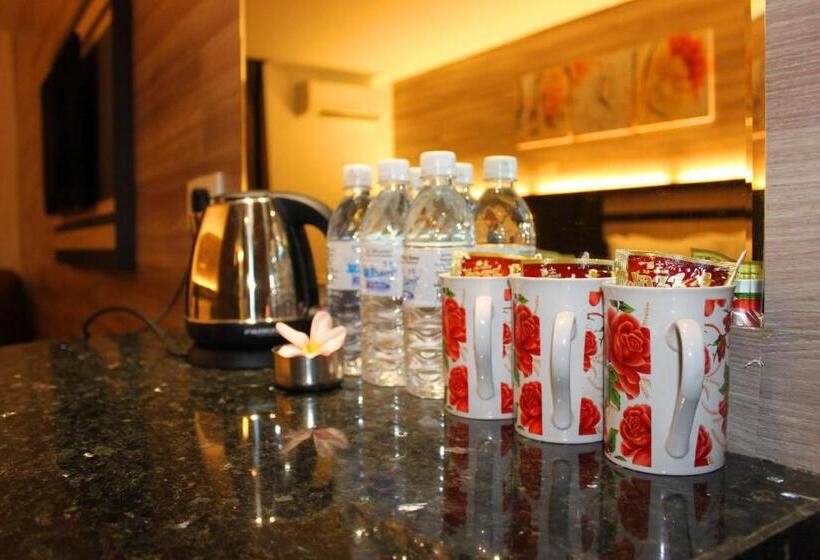 Aile Odası, Time Nilai