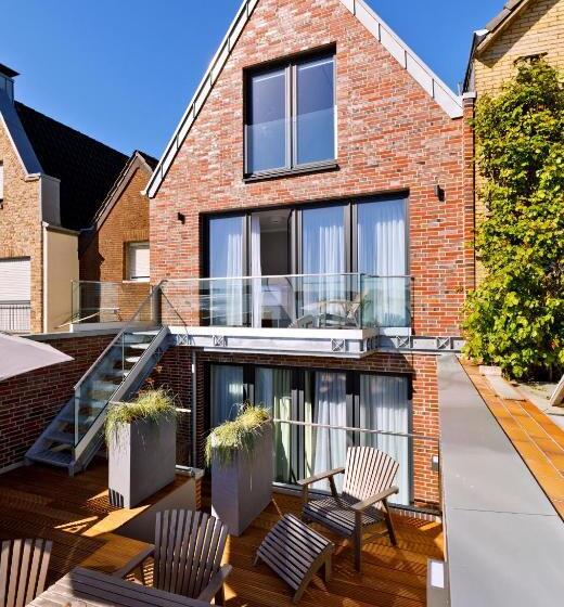 غرفة قياسية مزوَّدة بتراس, Logierhaus Rheintoreins