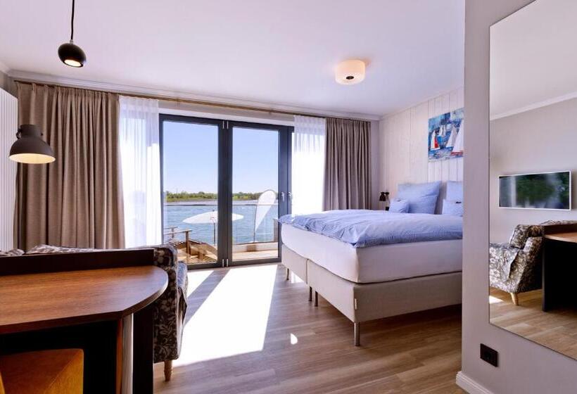 غرفة قياسية مزوَّدة بشُرفة, Logierhaus Rheintoreins