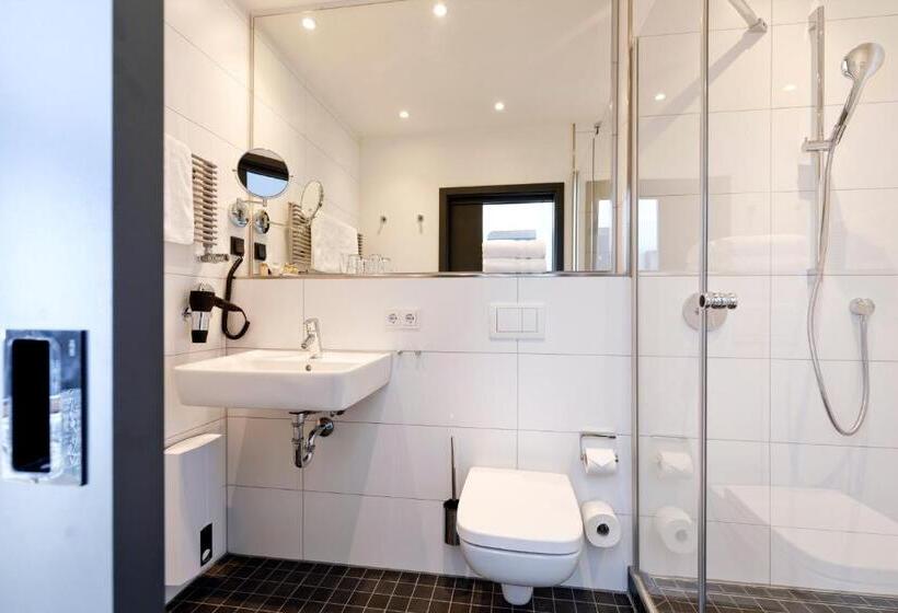 غرفة قياسية مزوَّدة بشُرفة, Logierhaus Rheintoreins