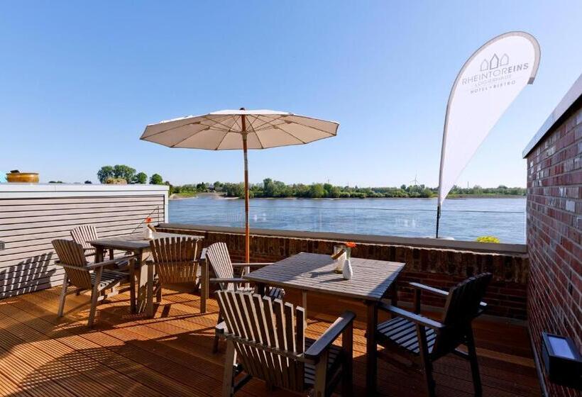 غرفة قياسية مزوَّدة بشُرفة, Logierhaus Rheintoreins