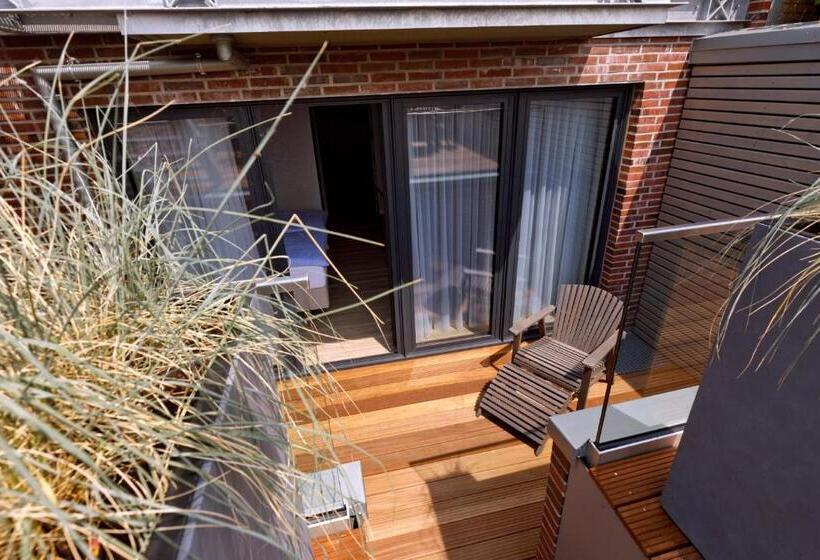 غرفة قياسية مزوَّدة بتراس, Logierhaus Rheintoreins