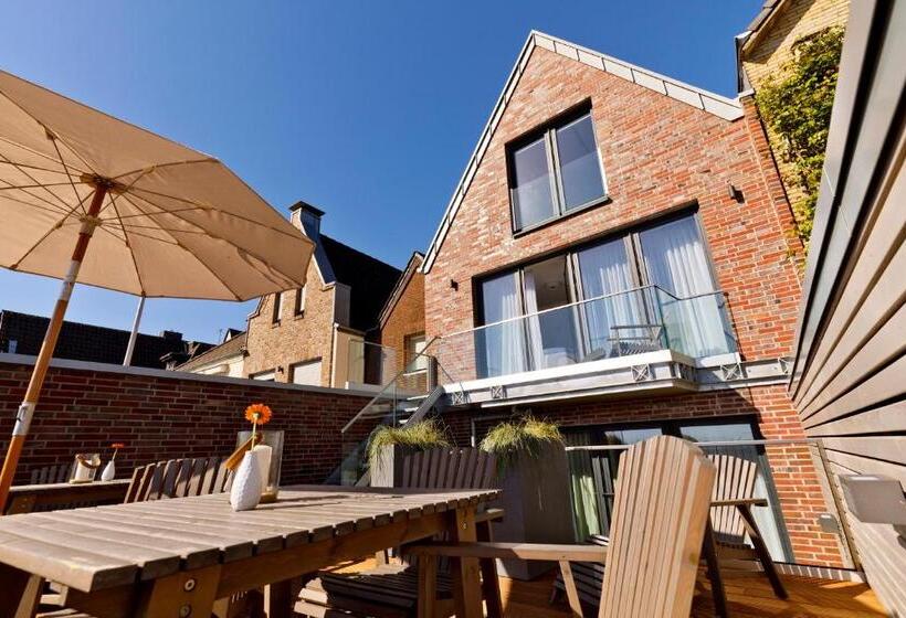 غرفة قياسية مزوَّدة بشُرفة, Logierhaus Rheintoreins