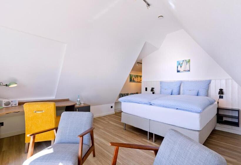 غرفة قياسية, Logierhaus Rheintoreins