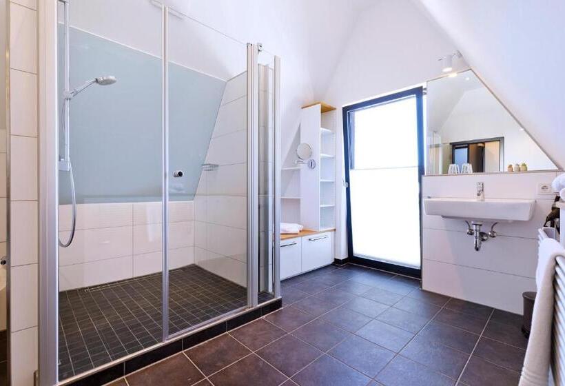 غرفة قياسية, Logierhaus Rheintoreins