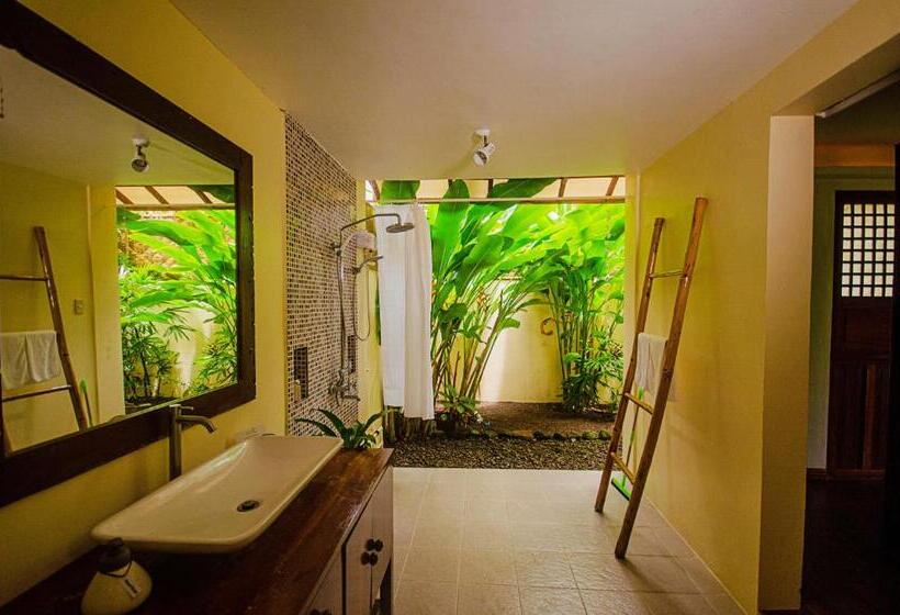 اتاق لوکس با چشمانداز باغ, Balai Sa Baibai