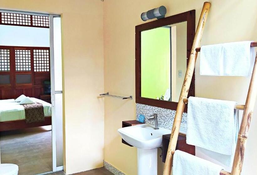 ویلای یک اتاق خوابه با استخر شنا, Balai Sa Baibai