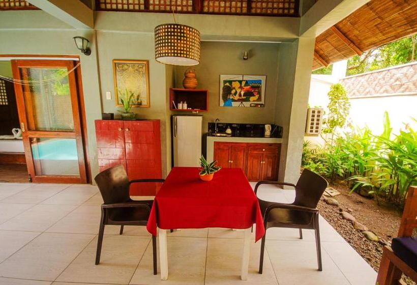 ویلای یک اتاق خوابه با استخر شنا, Balai Sa Baibai