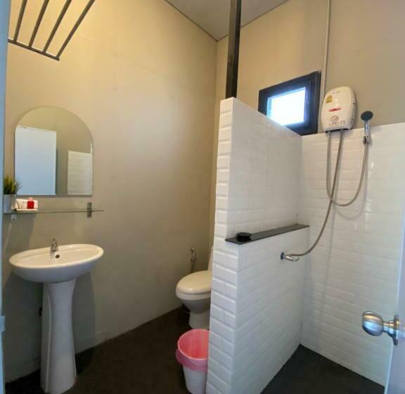 غرفة ديلوكس, Nokhook House