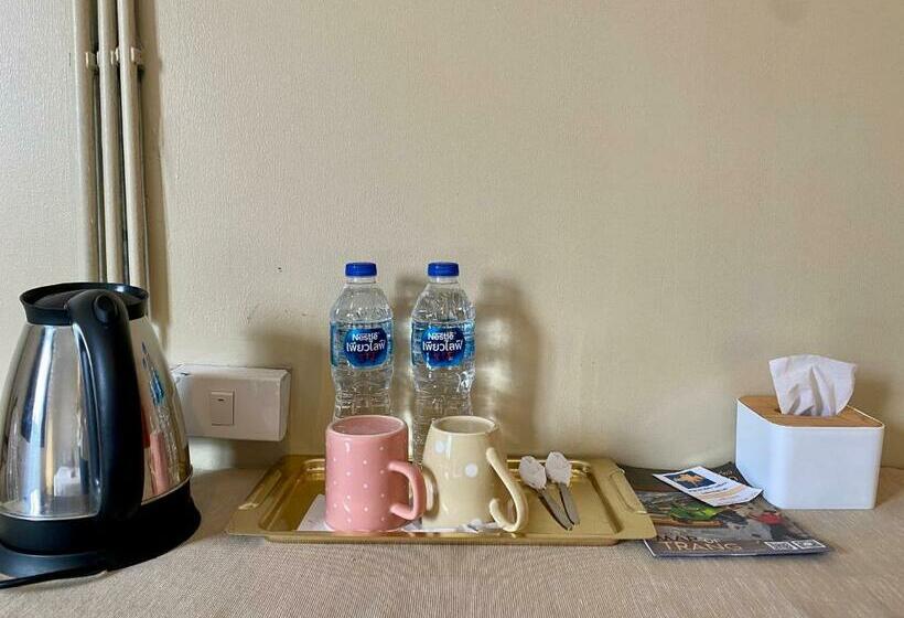 غرفة ديلوكس, Nokhook House