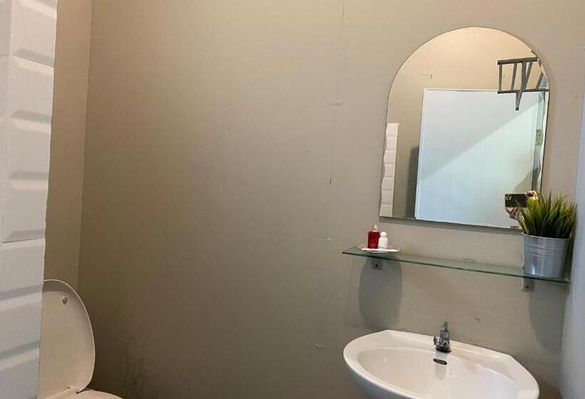 غرفة ديلوكس, Nokhook House