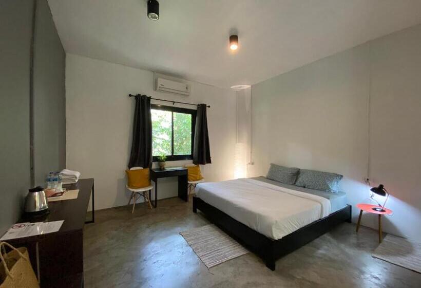 غرفة ديلوكس, Nokhook House